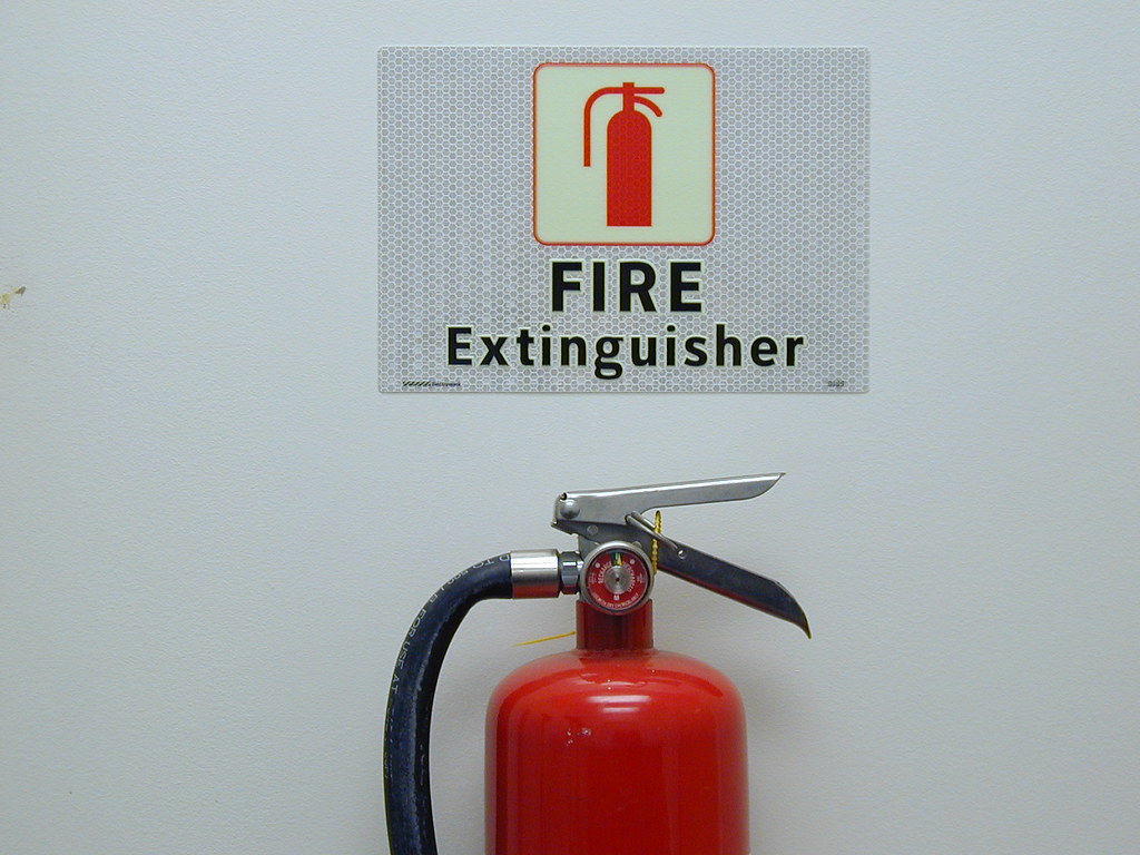 Smokeless fire extinguisher